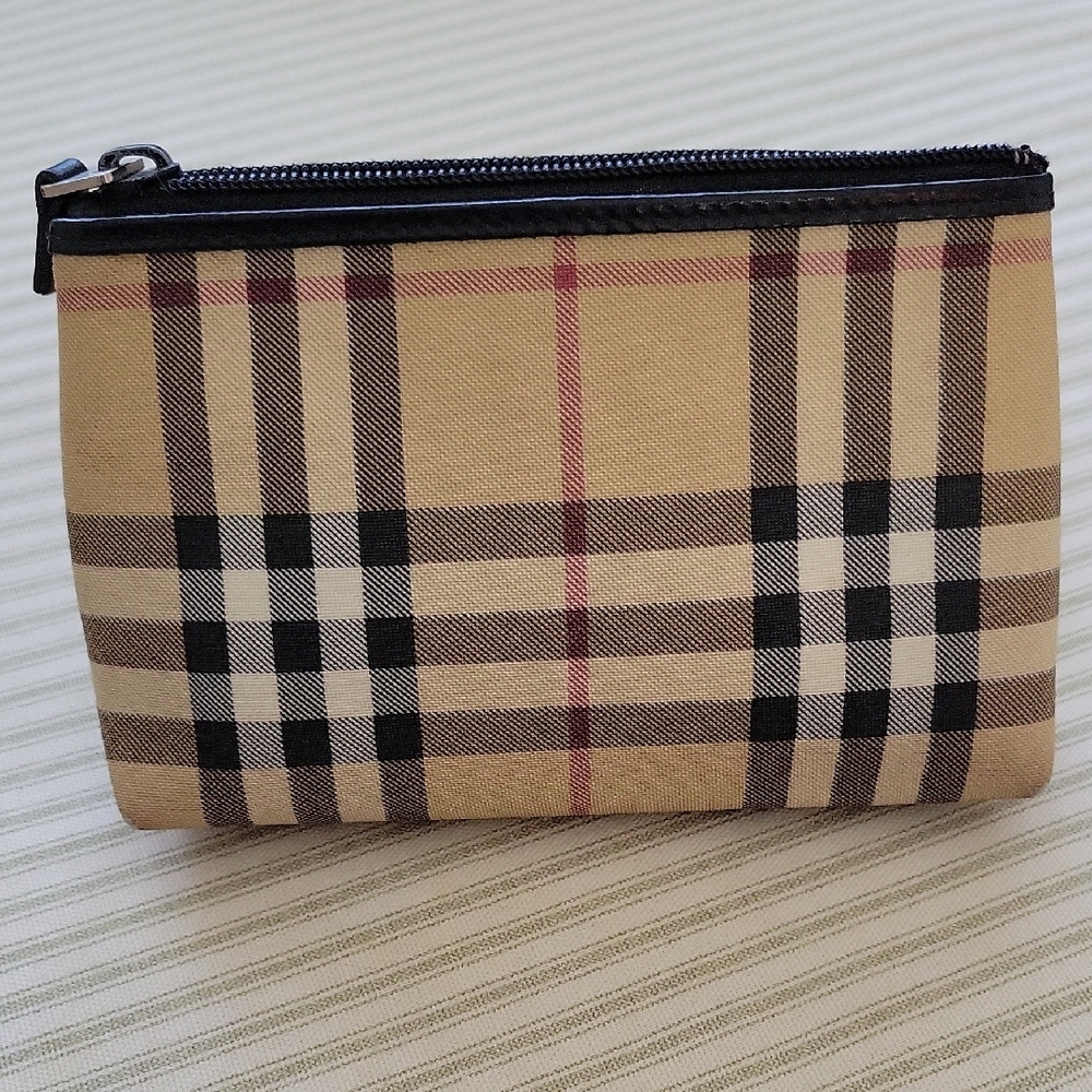 Burberry Classic Check Zip Pouch in Beige and Black - Picture 2 of 11